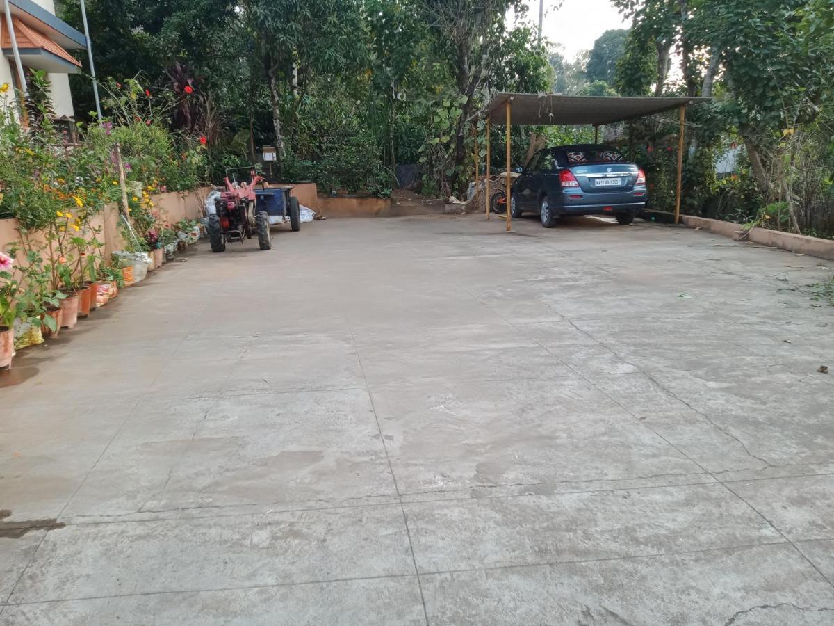Krishna Kuteera Apartment Siddāpur Exterior foto